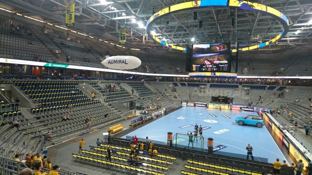 SAP-Arena Zeppelin 4